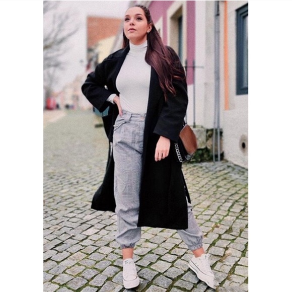 White Turtle Neck Long Sleeve Tee - Picture 10 of 15